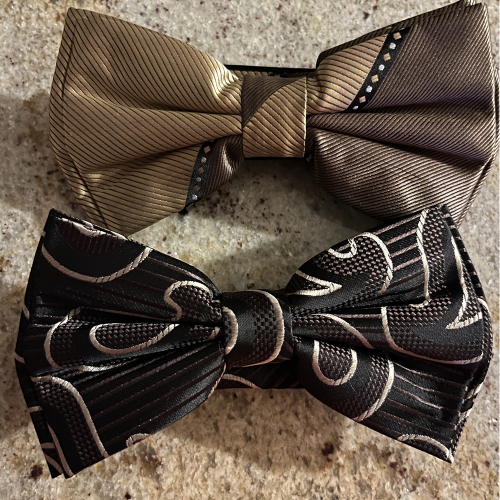 NWOT- Set of 2 Bow Ties